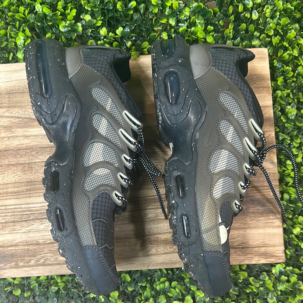 Nike Men's Black Athletic Shoes - Picture 10 of 16